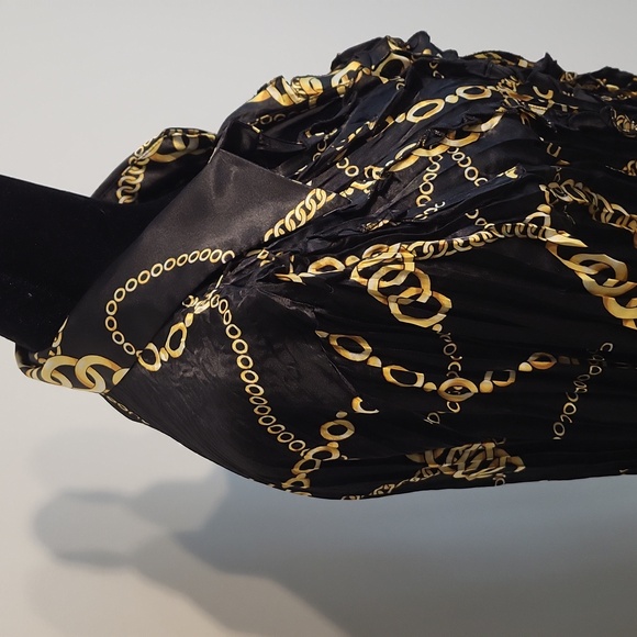 Very comfy top , elegant , good condition ! Size Large - Picture 8 of 14